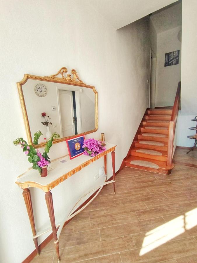 B&B Villa La Bouganville Камайоре Экстерьер фото