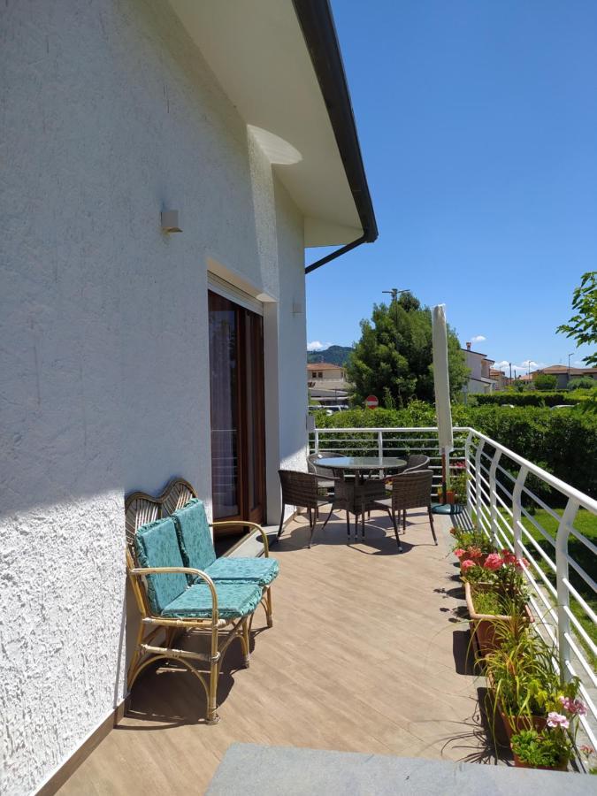 B&B Villa La Bouganville Камайоре Экстерьер фото