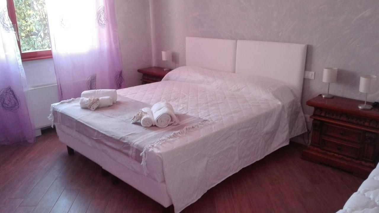 B&B Villa La Bouganville Камайоре Экстерьер фото